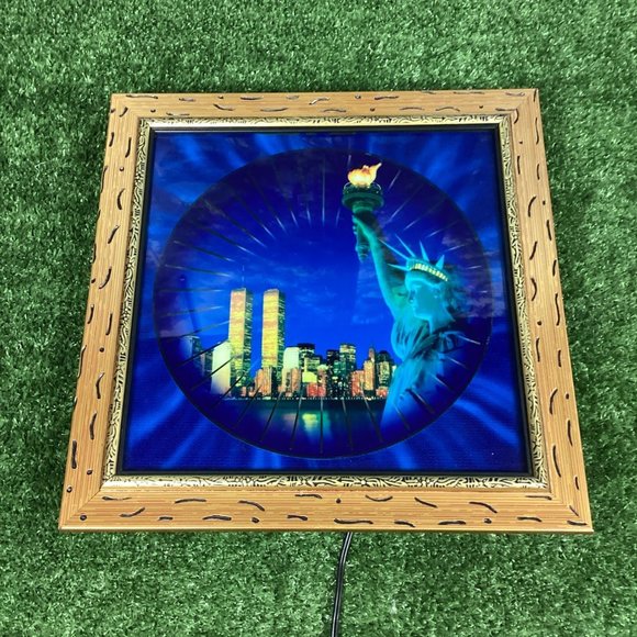 Vintage Motion & Lights Statue of Liberty Picture with Frame - Picture 2 of 12